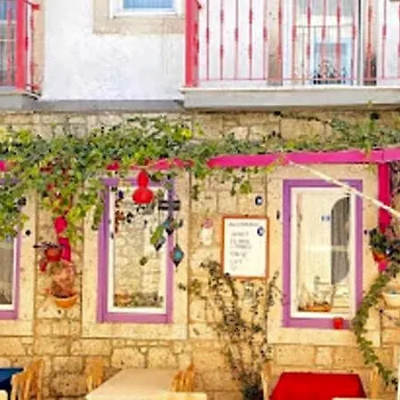 Pervin Hanim Konagi Otel 2*